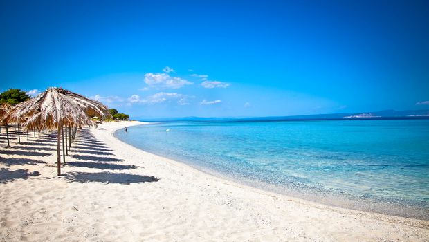 Strand von Akra Glarokavos
