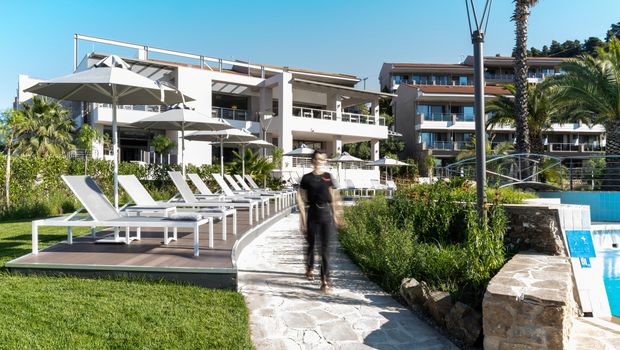 LAGOMANDRA HTL& SPA POOL AREA3